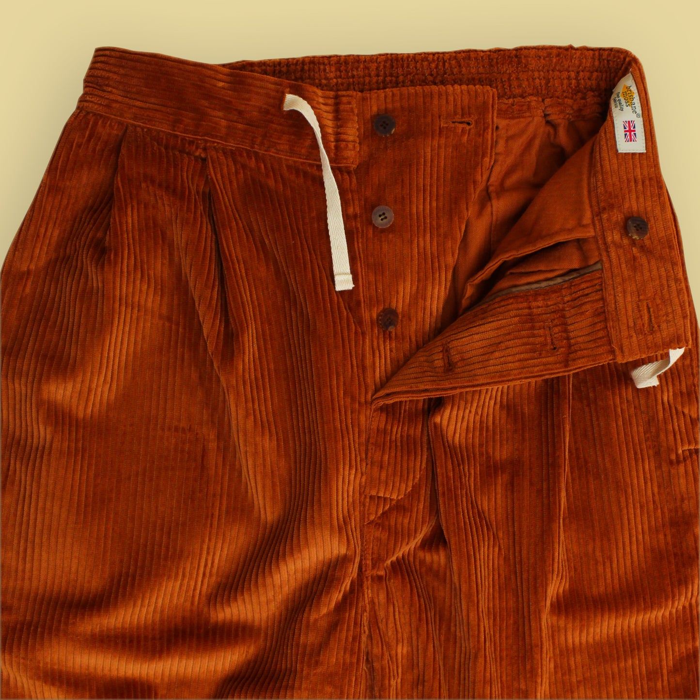 Document English Corduroy Tucked Pants