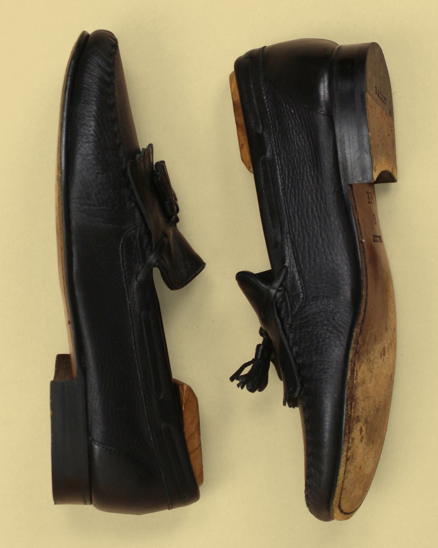 Bally Black Leather Kiltie Tassel Unlined Cirasco Loafers