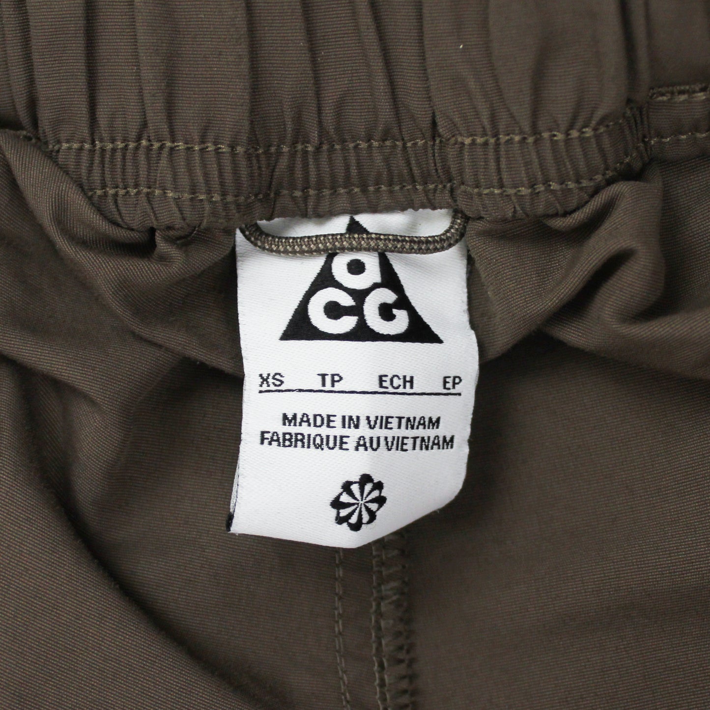 Nike ACG Nylon Snowgrass Cargo Shorts