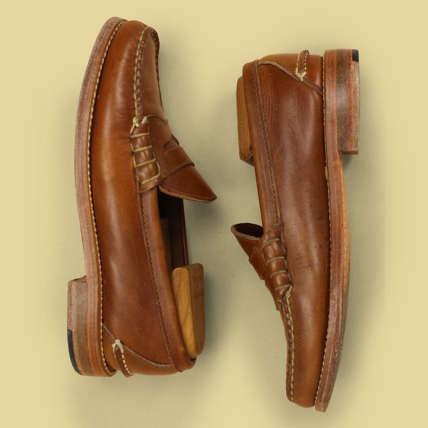 Oak Street Bootmakers Natural Chromexcel Beefroll Penny Loafers